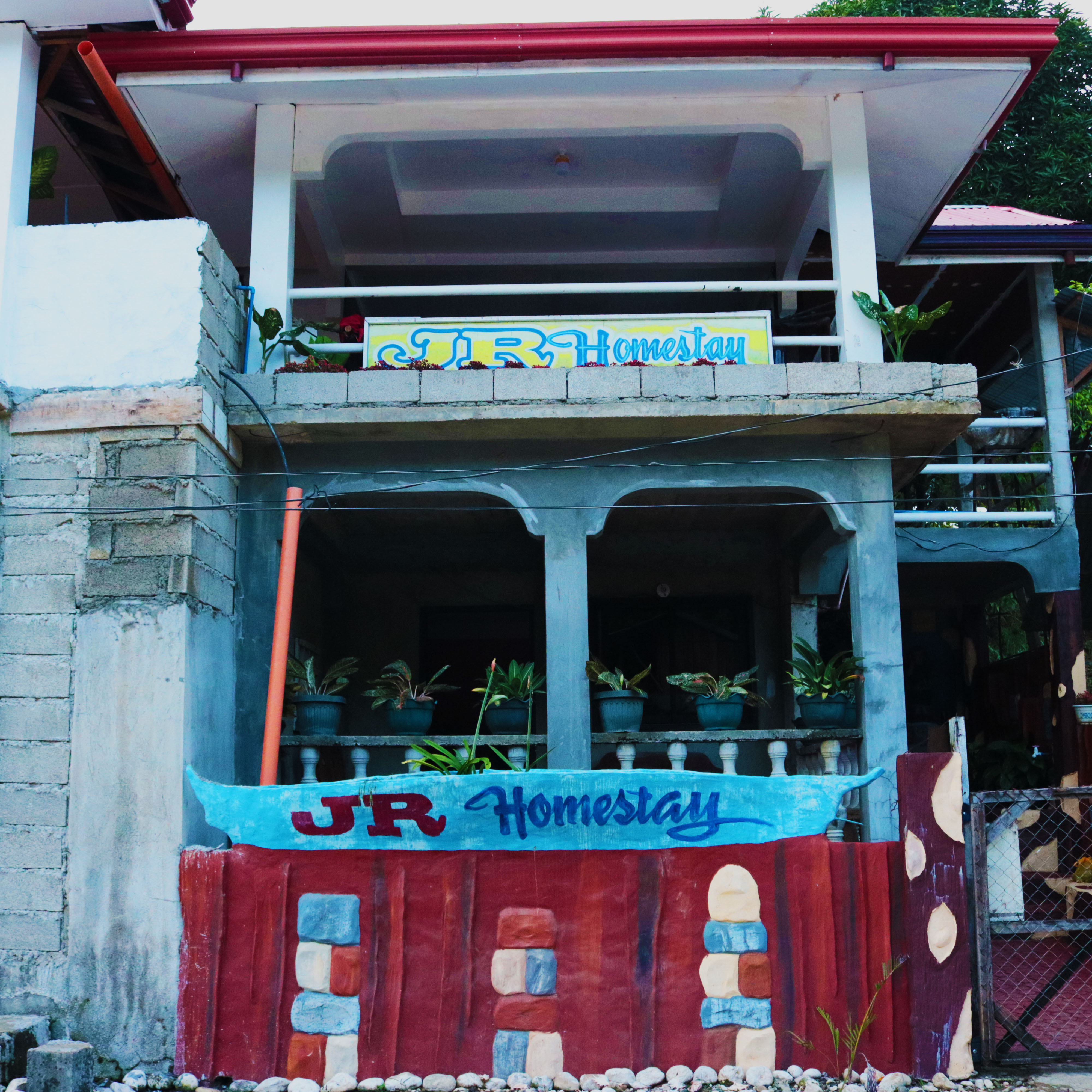 <b class="font-bara"><i class="bi bi-geo-fill h4"></i> JR HOMESTAY</b> <br/>Located at Brgy. Britania, San Agustin, Surigao del Sur.